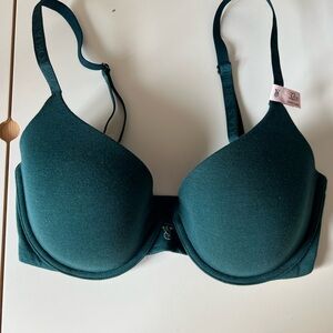 NWOT Victoria’s Secret Teal T-Shirt lightly lined Bra 32DD